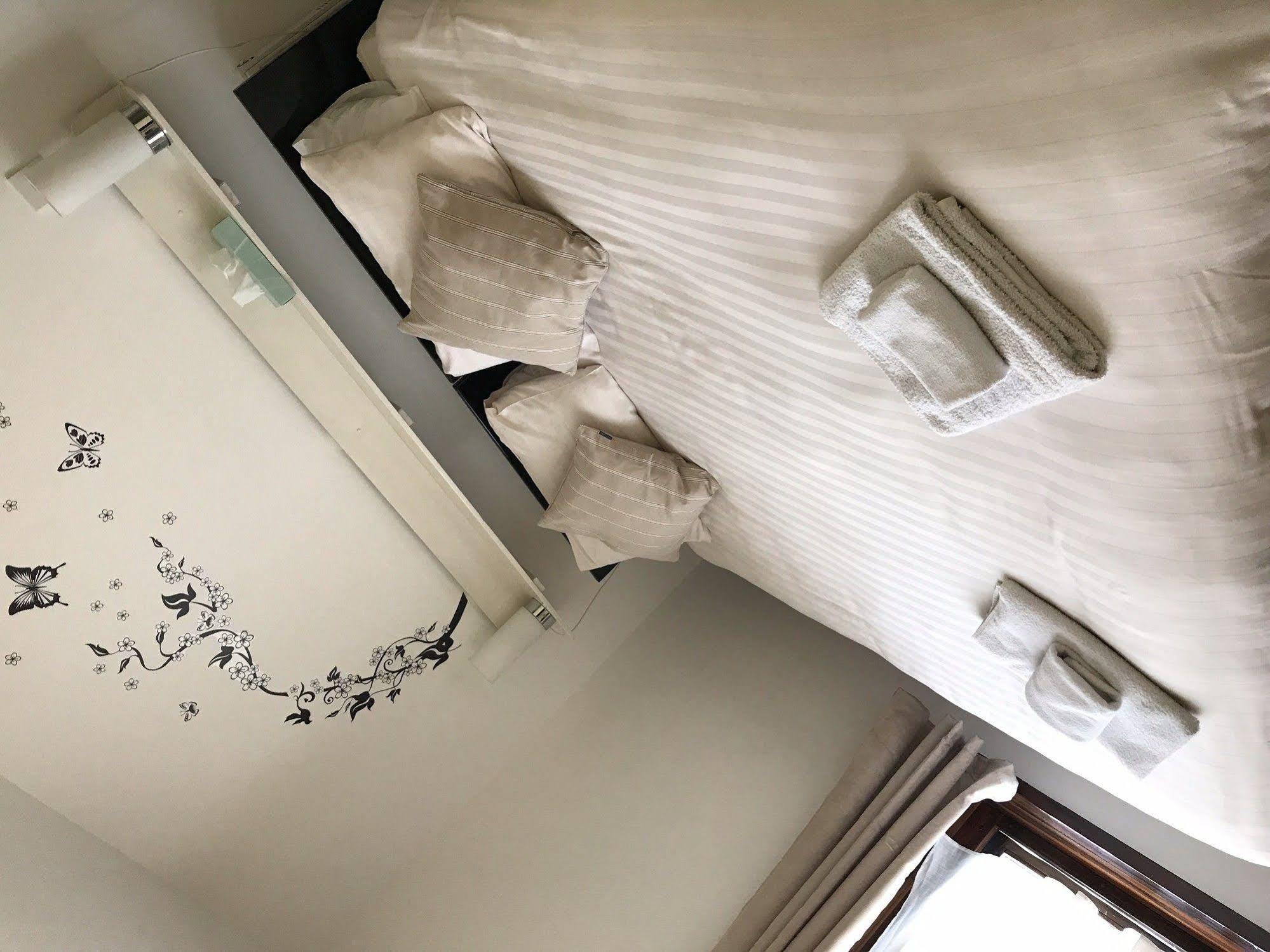 Breeze Guest House Bootle  Dış mekan fotoğraf